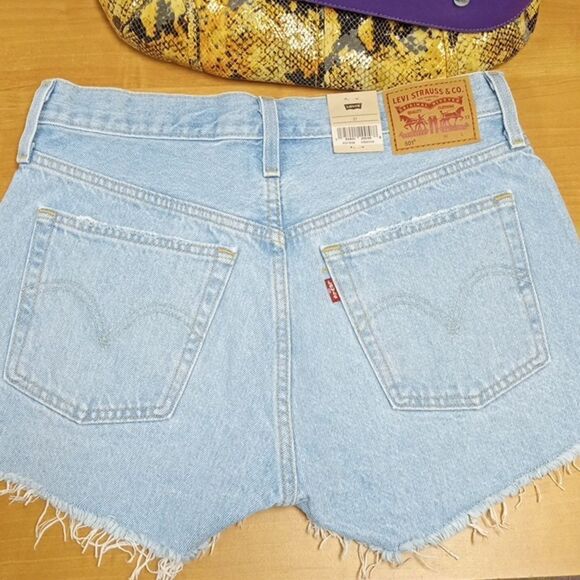 Levi's Original Red Tab Women's 501 Original High-Rise Jean Shorts - Picture 9 of 11